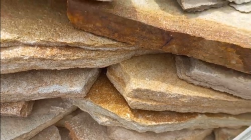 Плитняк златолит жёлтый золотистый для отмостки купить в Сатке