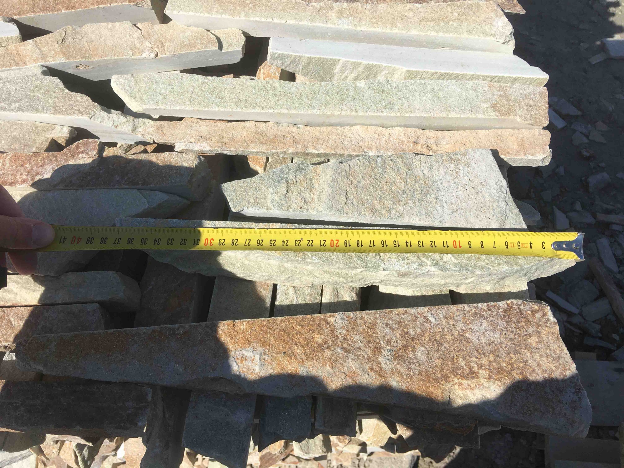 Горбушка златолит золотистый для облицовки купить в Сатке