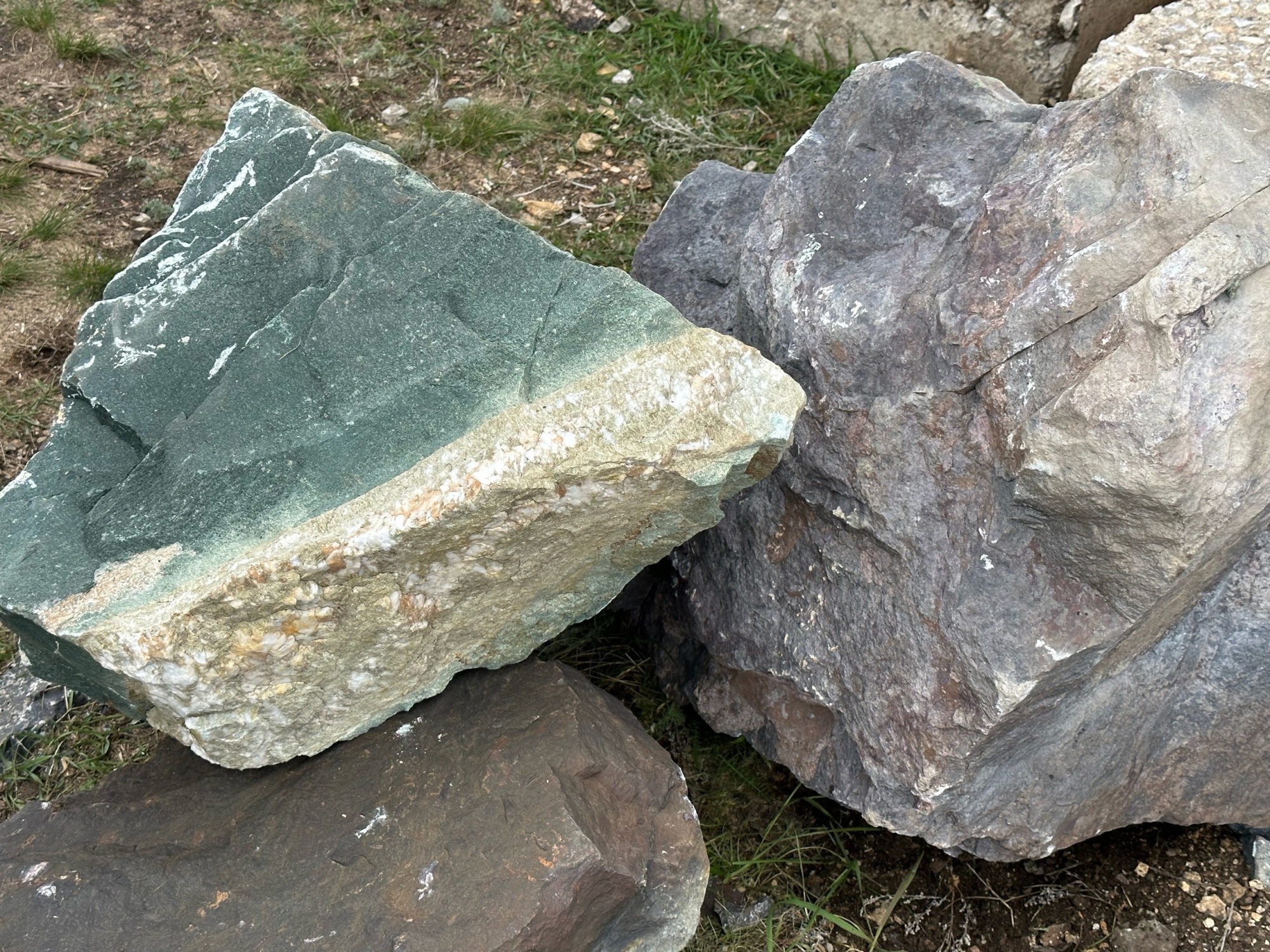 Камни для ландшафтного дизайна зелёные 10-60 килограмм купить в Сатке