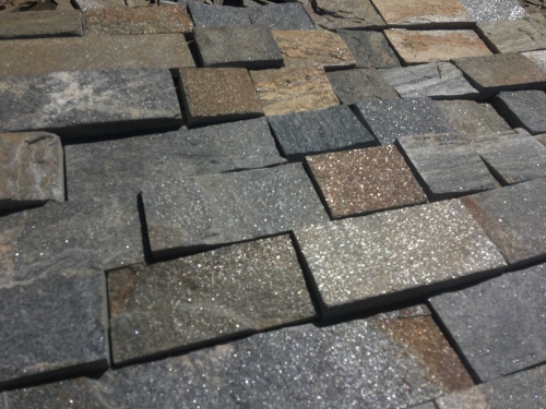 Плитка пилёная златолит Уральский для цоколя, отмостки купить в Сатке