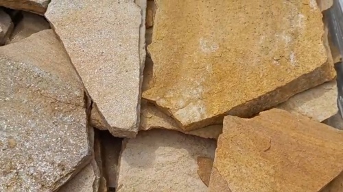Плитняк златолит жёлтый для цоколя купить в Сатке