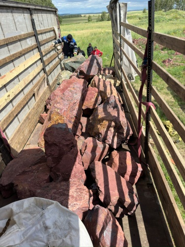 Ландшафтные глыбы красно-фиолетовые 200-1000 килограмм купить в Сатке