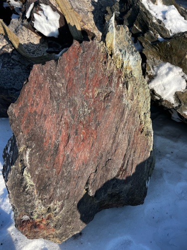 Ландшафтные глыбы красно-фиолетовые 200-1000 килограмм купить в Сатке