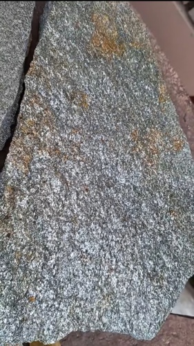 Плитняк златолит серебристый для цоколя, отмостки купить в Сатке