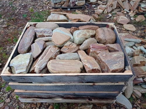 Златолит жёлтый, жёлто-зелёный глыбки и валуны для ланшафтного дизайна купить в Сатке