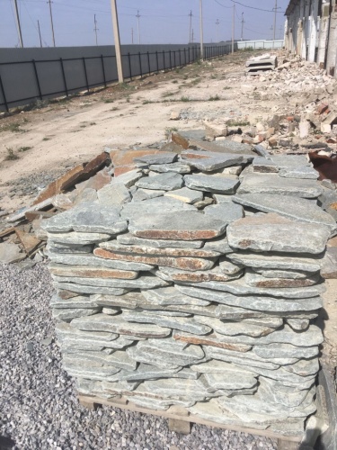 Златолит серебристый галтованный для лестниц купить в Сатке